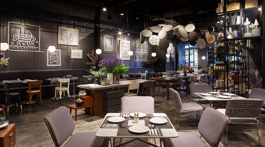 GREYHOUND CAFÉ